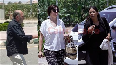 أوكا ولقاء سويدان وعفاف مصطفى أول الحاضرين بجنازة والد مي كساب بمسجد الشرطة