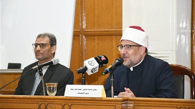 افتتاح أولى دورات اللغة العربية المتخصصة لأئمة وواعظات الأوقاف