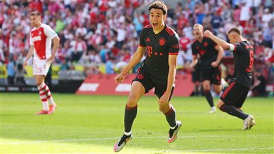 جمال موسيالا يحصد جائزة أفضل لاعب في بايرن ميونخ خلال موسم 2022 - 2023