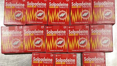 ضبط راكب بحوزته أدوية غير مصرح بتداولها بمطار القاهرة 