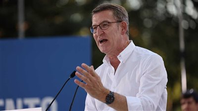 اليمين في إسبانيا يقترب من الإطاحة بحكومة بيدرو سانشيز اليسارية