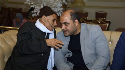 وفاة والد الإعلامي محمد الباز بعد صراع مع المرض.. وتشييع الجنازة اليوم بمحافظة دمياط