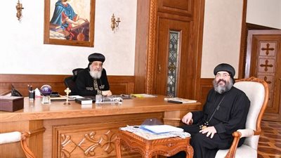 البابا تواضروس الثاني يستقبل اثنين من أساقفة العموم بالقاهرة