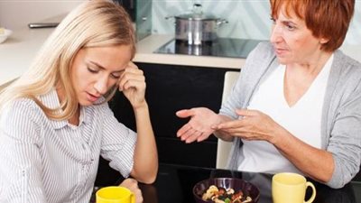 حماتي بتشتمني وتخوض في عرضي.. أمين الفتوى يكشف الحل 