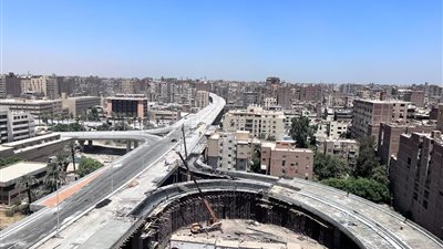 رئيس المركزي للتعمير يوجه بالالتزام بالتوقيت المحدد للانتهاء من محور عمرو بن العاص الحر | صور