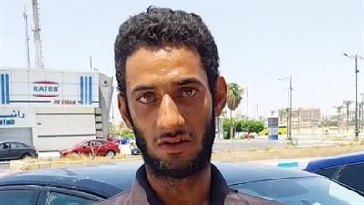 قصة كفاح ماسح سيارات بالسويس: باكلها بالحلال عشان أصرف على علاج أبويا وأمي | بث مباشر