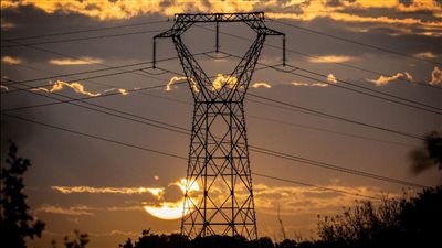 قطع الكهرباء عن 13 قرية بأسيوط لمدة 6 ساعات لإجراء أعمال الصيانة