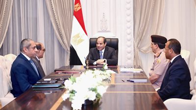 السيسي يوجه باستمرار الالتزام بأعلى معايير الجودة والتكنولوجيا في مختلف المشروعات بالعاصمة الإدارية