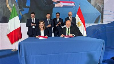 وزير الصحة يشهد توقيع بروتوكول تعاون مع شركة إيني لإنشاء مركز لتدريب الكوادر الطبية ببورسعيد