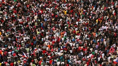  تسجيل 300 مليون نسمة.. وزير الاتصالات الأسبق يكشف أكثر السيناريوهات تشاؤمًا بمصر بحلول عام 2100