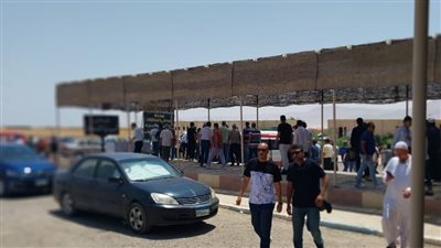 تشييع جنازة صيدلي وابنه لقيا مصرعهما غرقًا في مياه البحر بمرسى مطروح