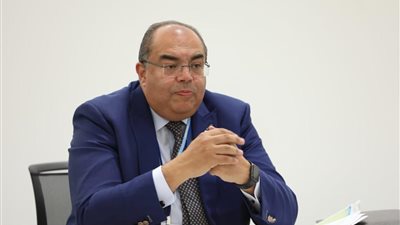 تعيين محمود محيي الدين رئيسًا لمجلس أمناء جامعة النيل خلفًا لعمرو موسى