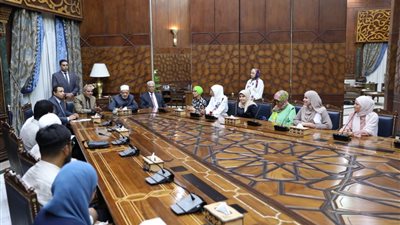 شيخ الأزهر خلال لقائه المتدربين الفرنسيين: أستبشر خيرًا ببدء مغازلة اللغة العربية للدارسين في أوروبا