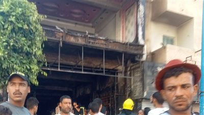 إصابة 18 شخصًا باختناق في حريق مول شهير بمطروح