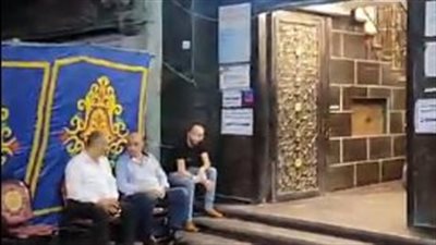 غياب نجوم الفن عن عزاء المنتج وليد فطين زوج المطربة بوسي السابق | بث مباشر