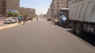 استمرار أعمال تطوير ورفع كفاءة شارع الإمام محمد عبده ببورسعيد| صور 