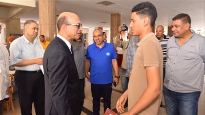 رئيس جامعة أسيوط: إقبال كبير من طلاب الثانوية العامة باختبارات قدرات كلية التربية الرياضية  