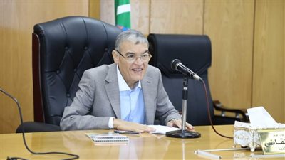 محافظ المنيا يناقش عددا من الملفات لدعم الصناعة ودفع عجلة الاستثمار