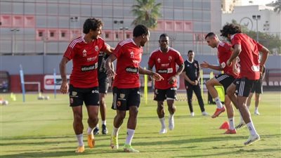 الأهلي يستأنف تدريباته بملعب التتش استعدادًا لمواجهة فاركو