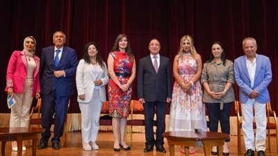 بحضور نخبة من الفنانين.. الشريف يفتتح احتفالية العيد القومي الـ71 لمحافظة الإسكندرية