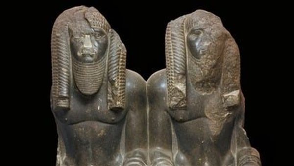  تمثال مزدوج يمثل