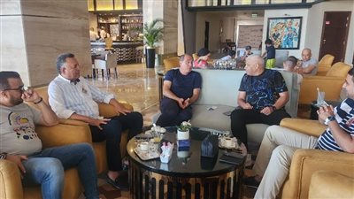 تفاصيل لقاء علي ماهر وميمي عبد الرازق بمعسكر المصري ببرج العرب 