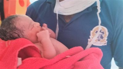 ولّدوها في البيت.. إسعاف البحر الأحمر تنقذ سيدة وجنينها بعد مساعدتها في عملية الولادة | صور