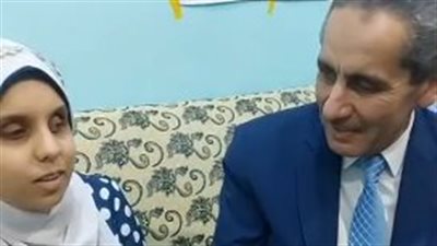 محافظ الغربية يزور منزل الطالبة الأولى على الثانوية الأزهرية مكفوفين لتكريمها | بث مباشر 