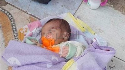 عمره يوم.. العثور على صغير وسط القمامة في القناطر الخيرية