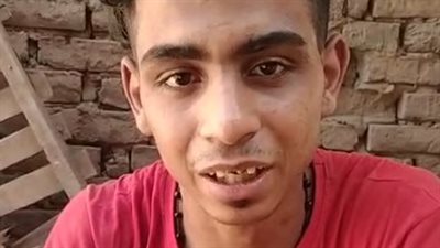 عايش وحيد في الشارع.. شاب مشرد يبحث عن أسرته: نفسي أرجع لحضنهم وأعيش حياة طبيعية | بث مباشر