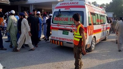  مقتل 45 شخصا وإصابة 130 آخرين جراء الهجوم الانتحاري بإقليم خيبر الباكستاني 