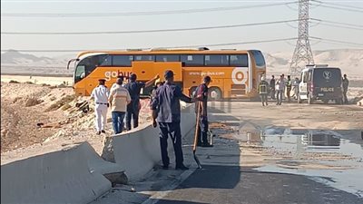 إصابة 3 أشخاص في تصادم أتوبيس وسيارة مواد بترولية بالغردقة