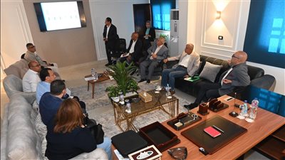 وزير الإسكان يوجه بإرسال خطابات للمواطنين لاستلام وحداتهم بحدائق أكتوبر