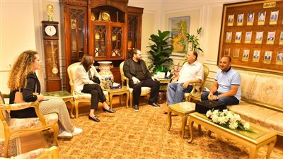 محافظ أسيوط يناقش سبل جذب الاستثمارات لمدينة ناصر الجديدة وتفعيل المشاركة المجتمعية