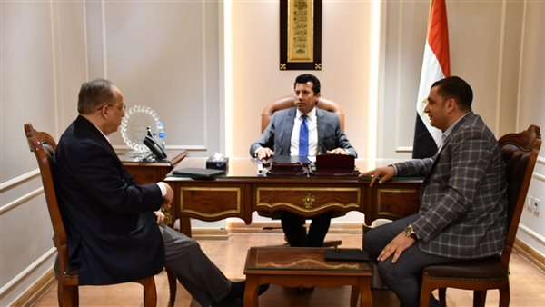 وزير الرياضة يستقبل