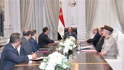 السيسي يجتمع مع رئيس الوزراء لمناقشة استرداد أراضي الدولة بمختلف محافظات الجمهورية