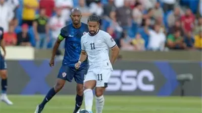 عاوزين تِكسّبوهم نخرج؟!.. شيكابالا يقود اعتراضات لاعبي الزمالك على حكم مباراة الشباب السعودي