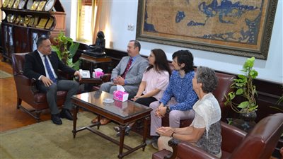 رئيس جامعة الإسكندرية يستقبل وفد جامعة فيرجينيا تك الأمريكية لبحث سبل التعاون المشترك