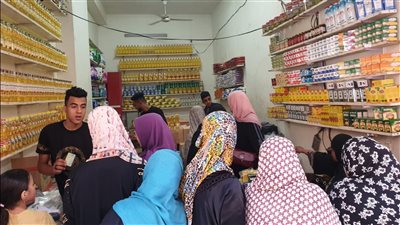 بدء صرف السلع التموينية عن شهر أغسطس بـ40 ألف منفذ