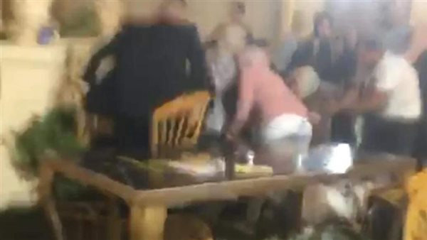 حفل تحرج بكلية تجارة