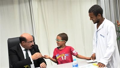 ترميم منازل وتخصيص وحدات وإعانات عاجلة.. أبرز ثمار اللقاء الجماهيري الأسبوعي لمحافظ أسوان