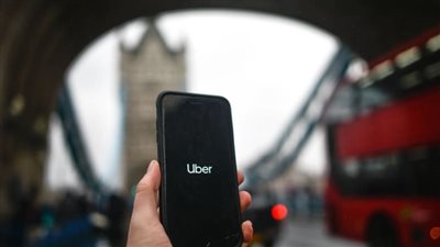 شركة أوبر تخسر 6 مليارات دولار من قيمتها السوقية في يوم واحد بالبورصة الأمريكية