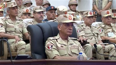 وزير الدفاع يشهد تنفيذ المرحلة الرئيسية لمشروع مراكز القيادة التعبوي للجيش الثالث الميداني