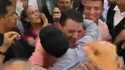 شاركهم الرقص على الطبل البلدي.. مصطفى كامل يهنئ حلمي عبدالباقي بعد فوزه بانتخابات مجلس المهن الموسيقية | بث مباشر 