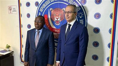 السفير المصري يلتقي وزير البحث العلمي الكونغولي لتعزيز التعاون المشترك 