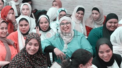 أمل أكبر طالبة بالثانوية العامة بعد تفوقها: الأحلام ملهاش عمر وعندي 56 سنة وأحفادي فرحوا بيا