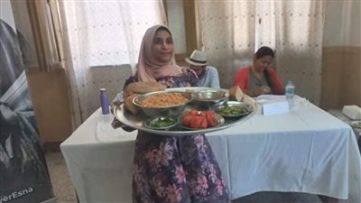 بمشاركة 50 سيدة وفتاة بأكلات تراثية..لأول مرة مسابقة للطبخ بإسنا جنوب الأقصر 