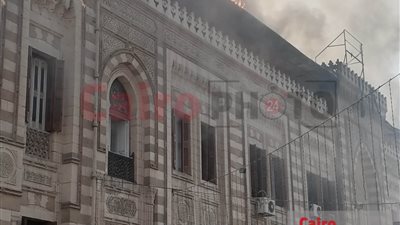 الدفع بـ 12 سيارة إطفاء للسيطرة على حريق وزارة الأوقاف |صور 