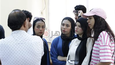 توافد طلاب الثانوية العامة على معامل جامعة عين شمس لتسجيل رغباتهم ضمن المرحلة الأولى| صور