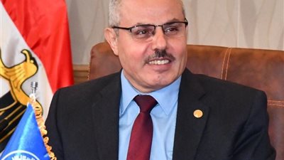 بنسبة نجاح 92.34%.. رئيس جامعة قناة السويس يعتمد نتيجة بكالوريوس التمريض 